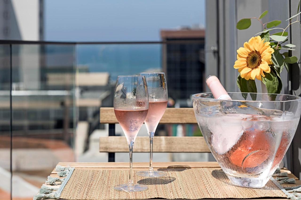 19 Nineteen Suites - Espinho เอสปีโญ ภายนอก รูปภาพ