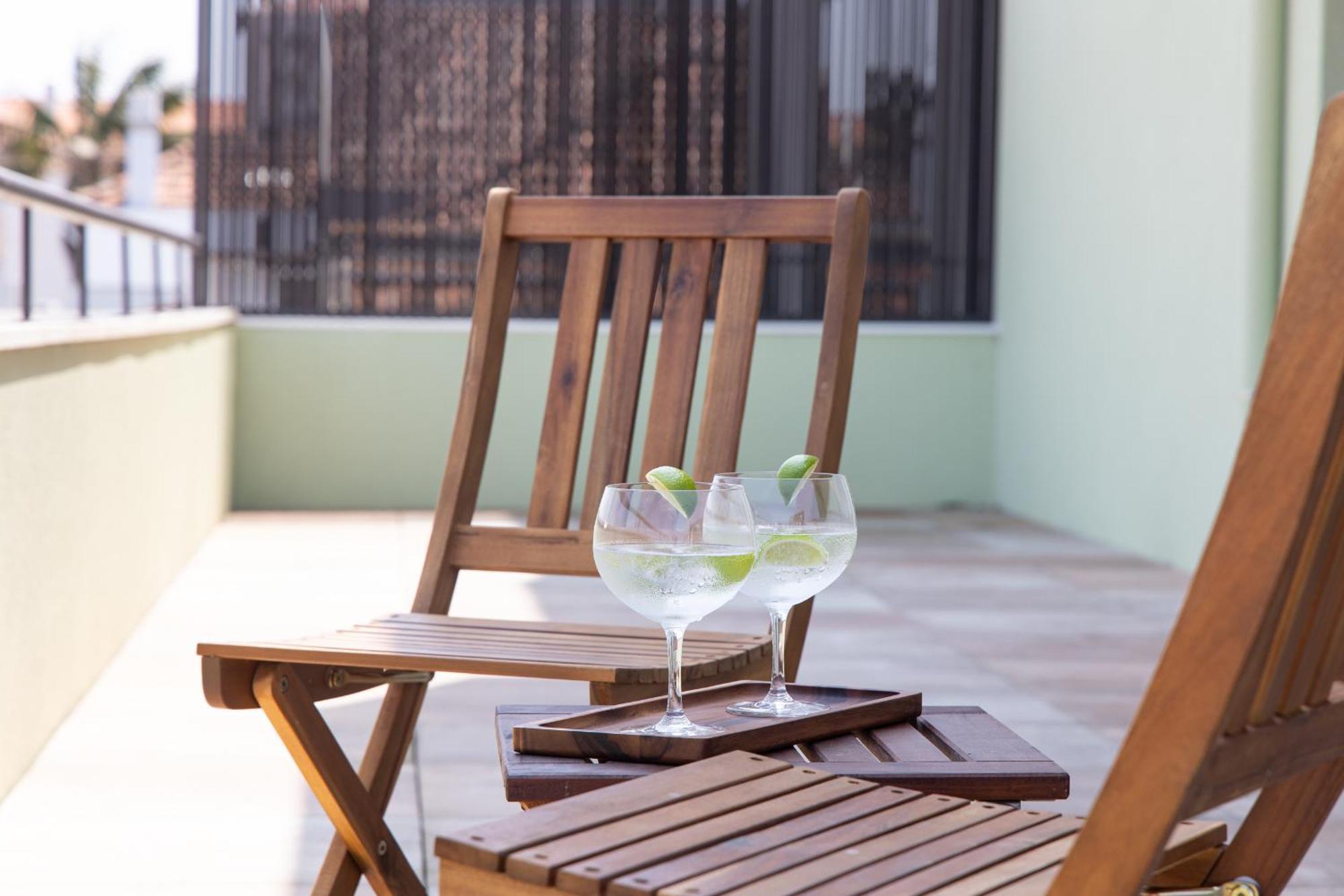 19 Nineteen Suites - Espinho เอสปีโญ ภายนอก รูปภาพ