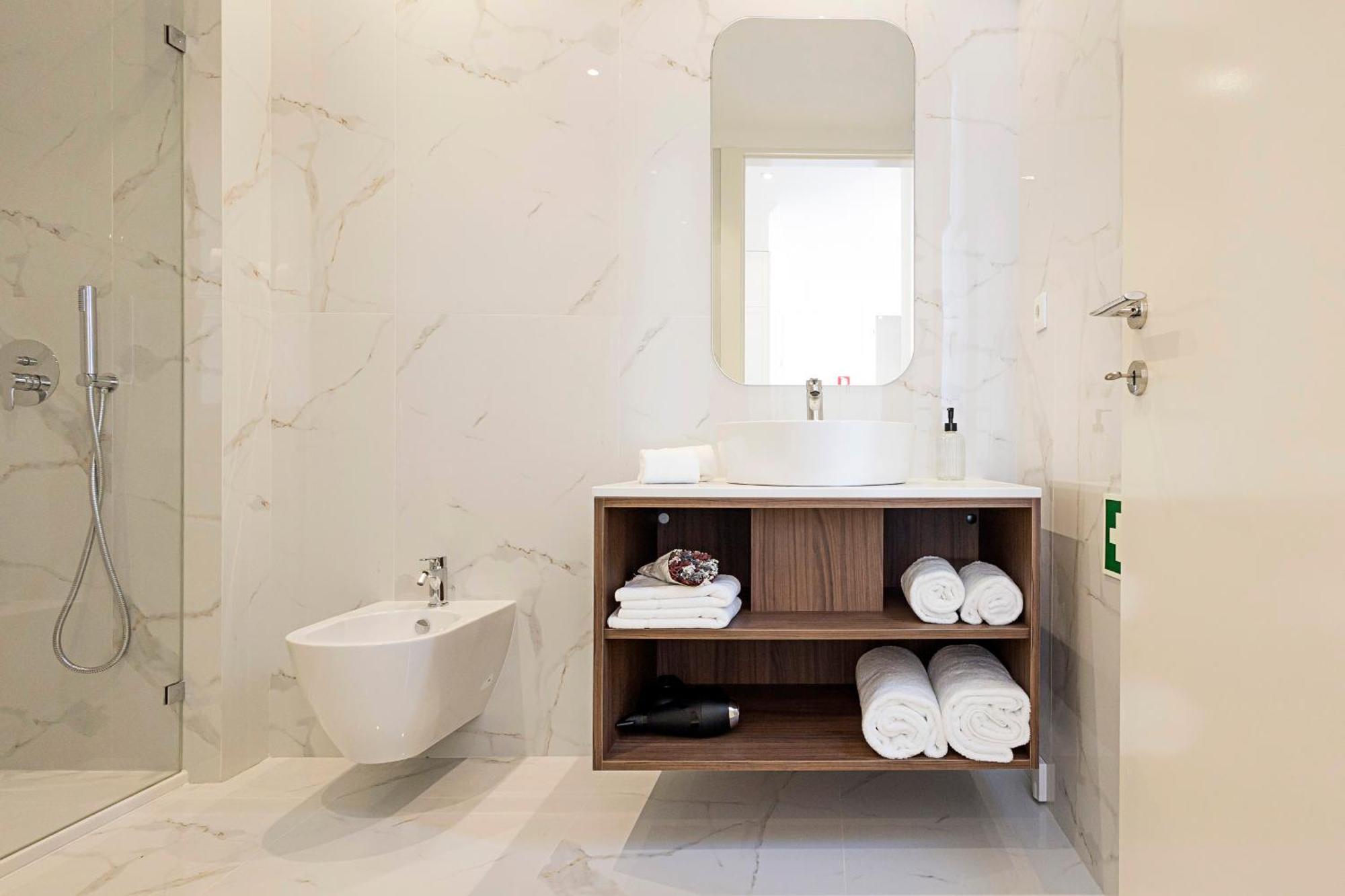 19 Nineteen Suites - Espinho เอสปีโญ ห้อง รูปภาพ