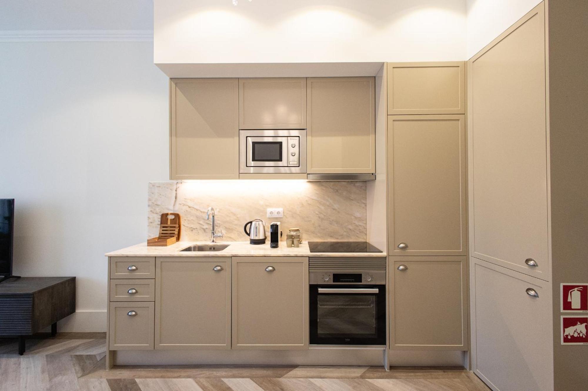 19 Nineteen Suites - Espinho เอสปีโญ ห้อง รูปภาพ