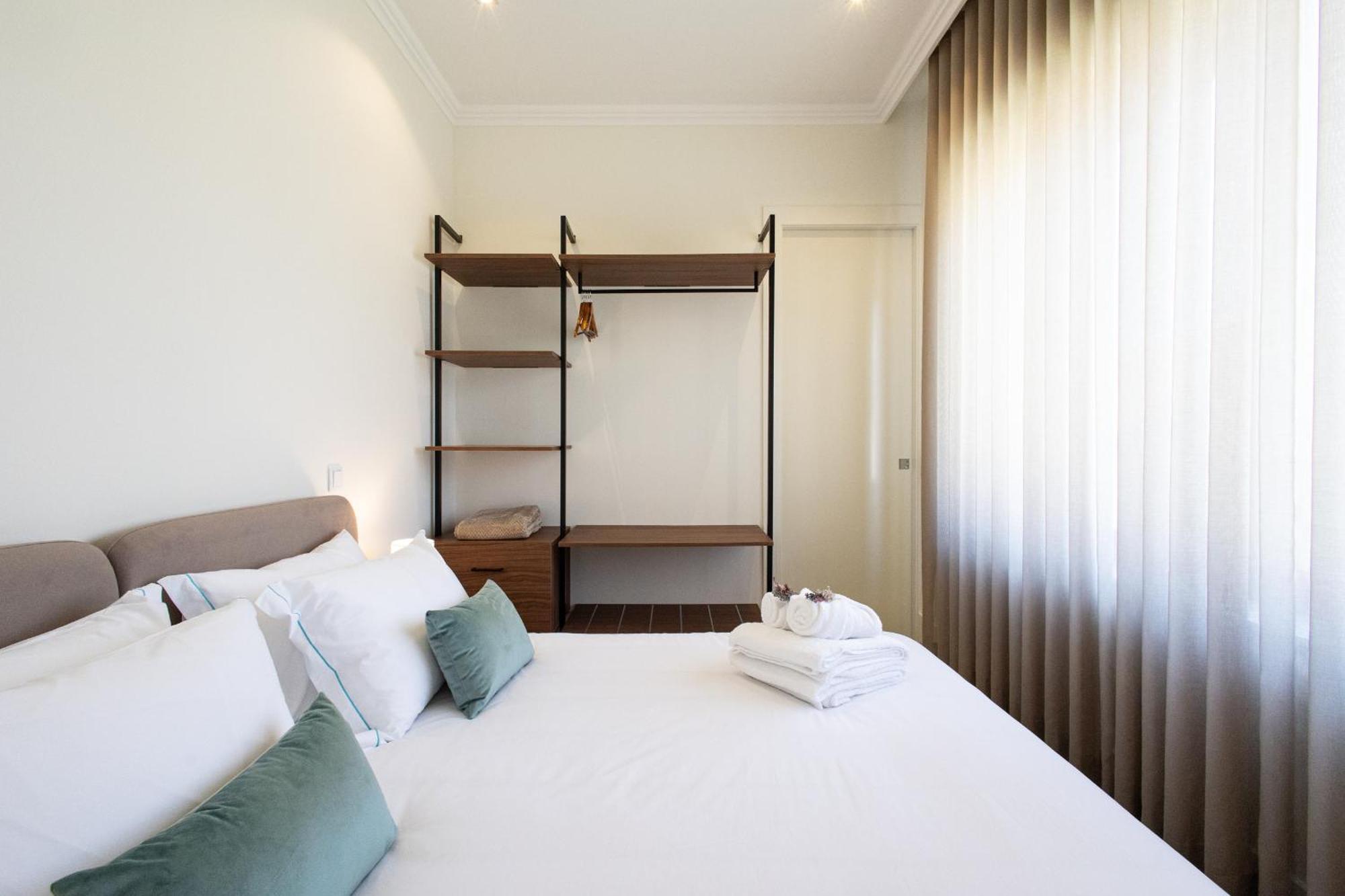 19 Nineteen Suites - Espinho เอสปีโญ ห้อง รูปภาพ