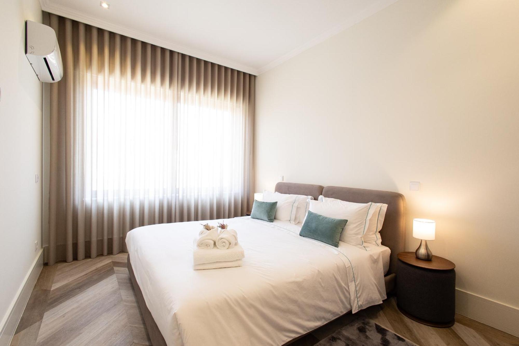 19 Nineteen Suites - Espinho เอสปีโญ ห้อง รูปภาพ