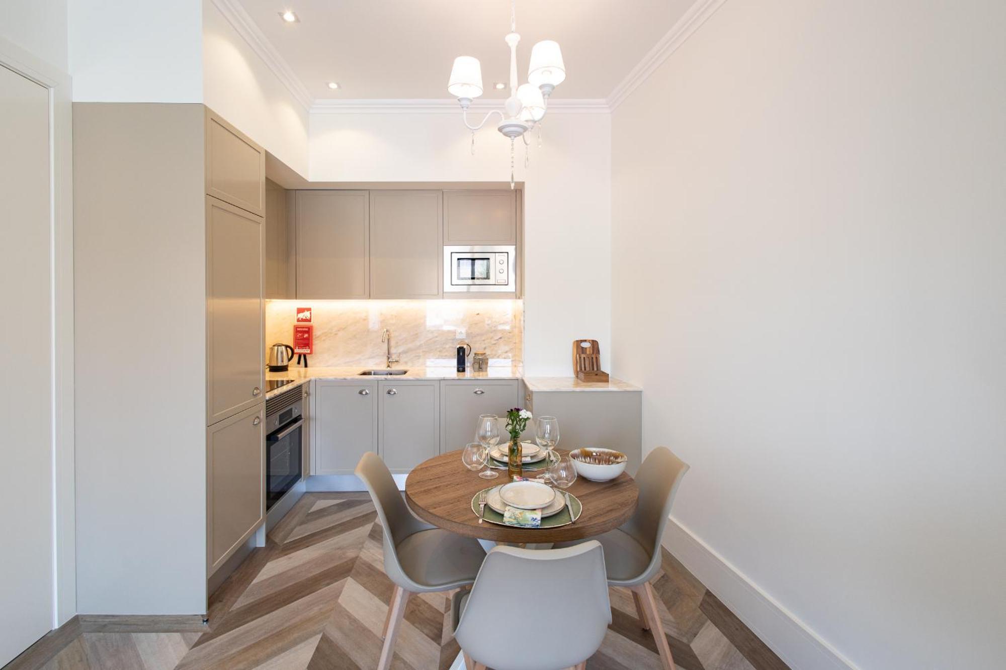 19 Nineteen Suites - Espinho เอสปีโญ ห้อง รูปภาพ