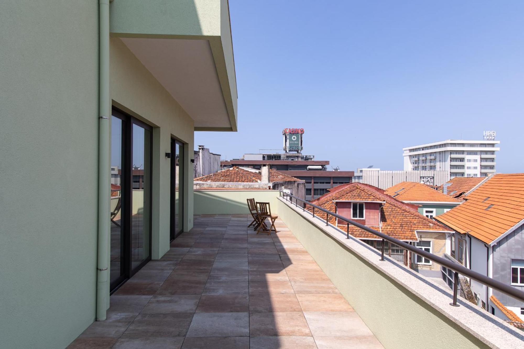 19 Nineteen Suites - Espinho เอสปีโญ ห้อง รูปภาพ